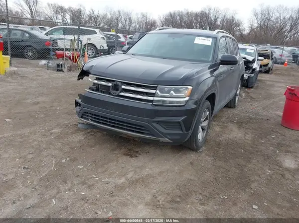 1V2AP2CA7JC531582 2018 VOLKSWAGEN ATLAS - Image 2