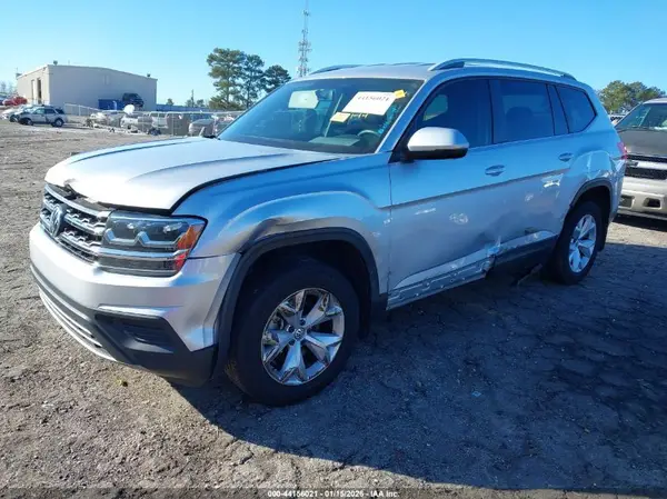 1V2AP2CA8JC600263 2018 VOLKSWAGEN ATLAS - Image 2
