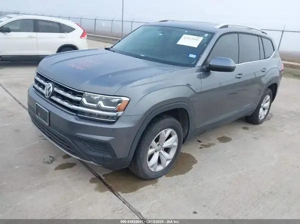 1V2AP2CA9JC559979 2018 VOLKSWAGEN ATLAS - Image 2