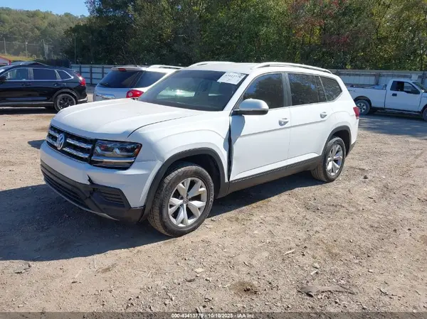 1V2AP2CA9JC598345 2018 VOLKSWAGEN ATLAS - Image 2