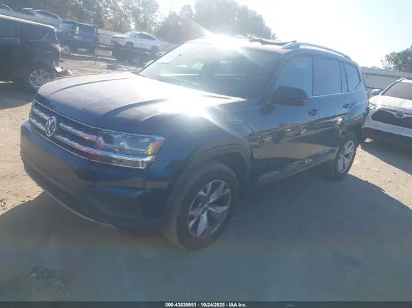 1V2AP2CAXJC597057 2018 VOLKSWAGEN ATLAS - Image 2