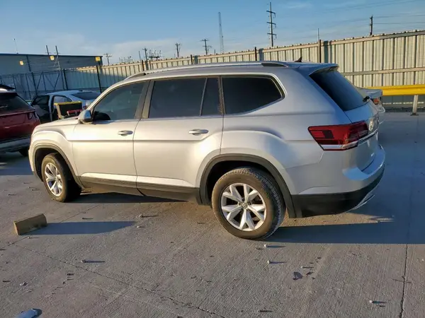 1V2AR2CA0JC549965 2018 VOLKSWAGEN ATLAS - Image 2