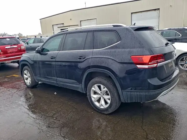 1V2AR2CA2JC586449 2018 VOLKSWAGEN ATLAS - Image 2