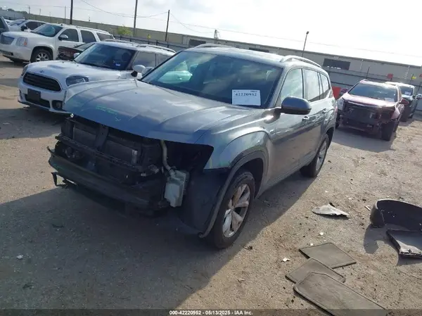 1V2AR2CA3JC515468 2018 VOLKSWAGEN ATLAS - Image 2