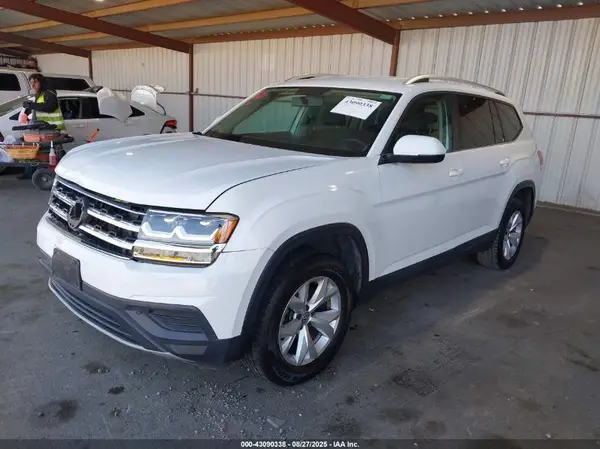 1V2AR2CA3JC532898 2018 VOLKSWAGEN ATLAS - Image 2