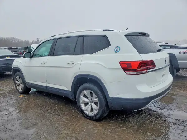 1V2AR2CAXJC523955 2018 VOLKSWAGEN ATLAS - Image 2