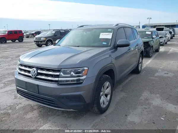 1V2AR2CAXJC542277 2018 VOLKSWAGEN ATLAS - Image 2