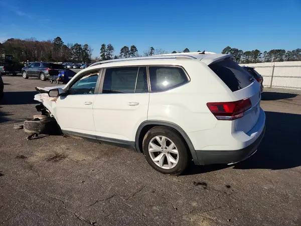 1V2BR2CA1JC501041 2018 VOLKSWAGEN ATLAS - Image 2