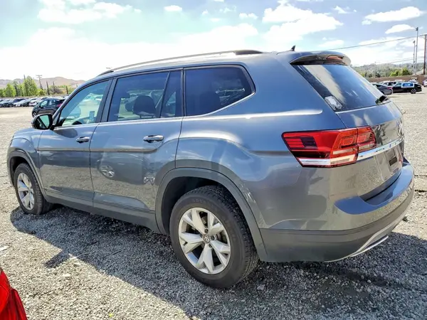 1V2BR2CA2JC502330 2018 VOLKSWAGEN ATLAS - Image 2