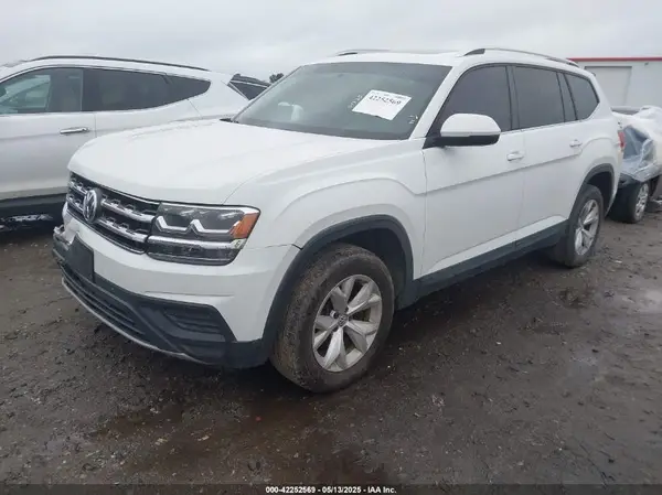 1V2BR2CA2JC512016 2018 VOLKSWAGEN ATLAS - Image 2