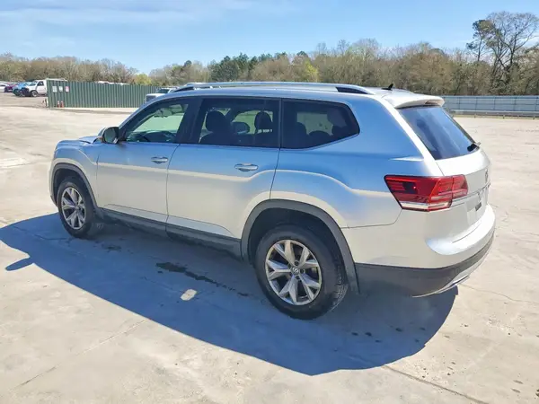 1V2BR2CA3JC500747 2018 VOLKSWAGEN ATLAS - Image 2