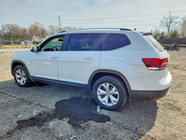 1V2BR2CA5JC500832 2018 VOLKSWAGEN ATLAS - Image 2