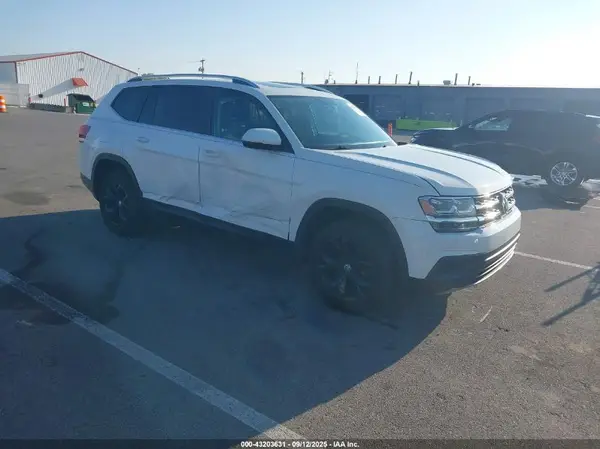 1V2BR2CA5JC500863 2018 VOLKSWAGEN ATLAS - Image 1
