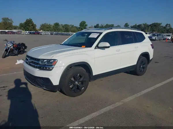 1V2BR2CA5JC500863 2018 VOLKSWAGEN ATLAS - Image 2