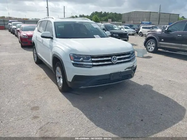 1V2BR2CA6JC500810 2018 VOLKSWAGEN ATLAS - Image 1