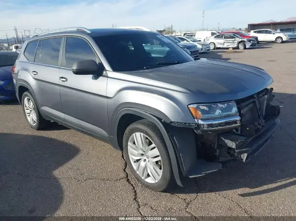 1V2BR2CA8JC502381 2018 VOLKSWAGEN ATLAS - Image 1