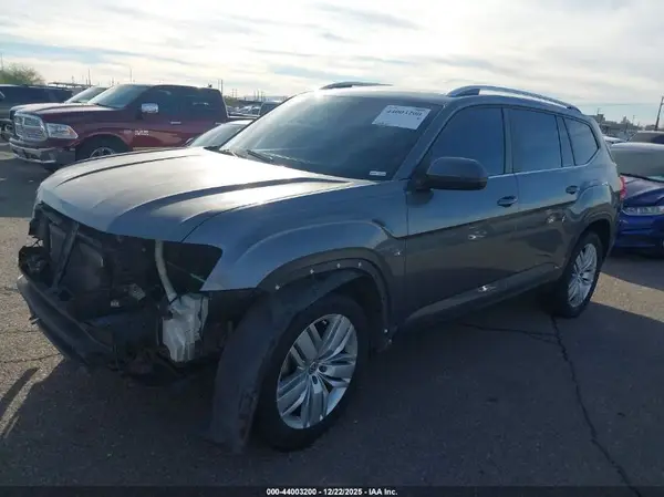 1V2BR2CA8JC502381 2018 VOLKSWAGEN ATLAS - Image 2