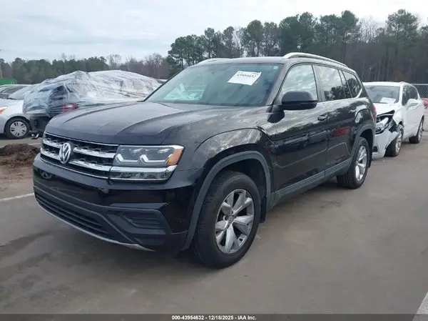 1V2BR2CA8JC502686 2018 VOLKSWAGEN ATLAS - Image 2