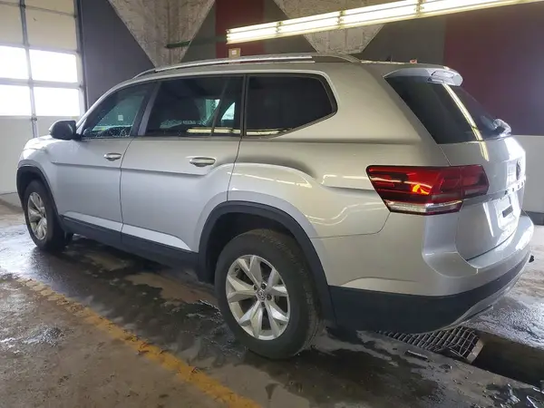 1V2BR2CAXJC502754 2018 VOLKSWAGEN ATLAS - Image 2