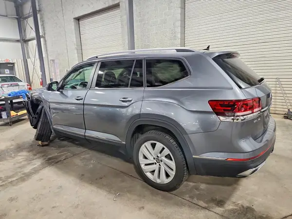 1V2BR2CAXMC555071 2021 VOLKSWAGEN ATLAS - Image 2