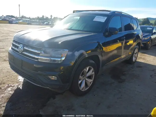 1V2CP2CA1JC597876 2018 VOLKSWAGEN ATLAS - Image 2