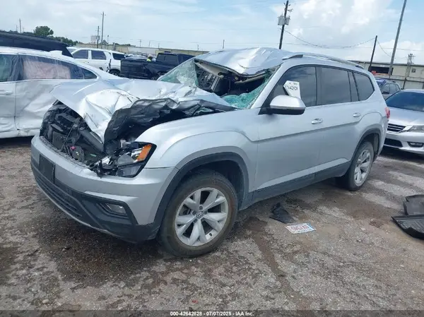 1V2CP2CA9JC595664 2018 VOLKSWAGEN ATLAS - Image 2