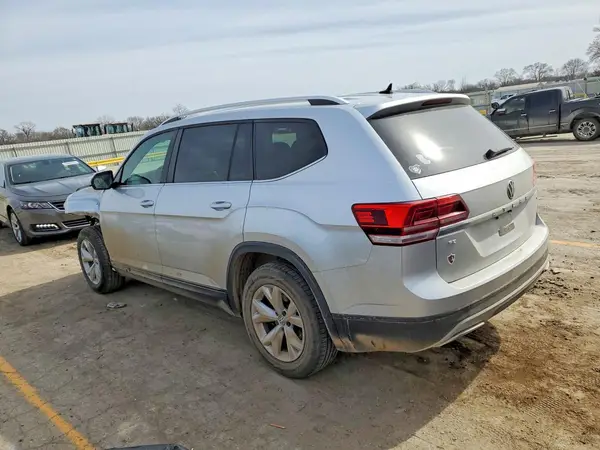1V2CR2CA0JC563065 2018 VOLKSWAGEN ATLAS - Image 2