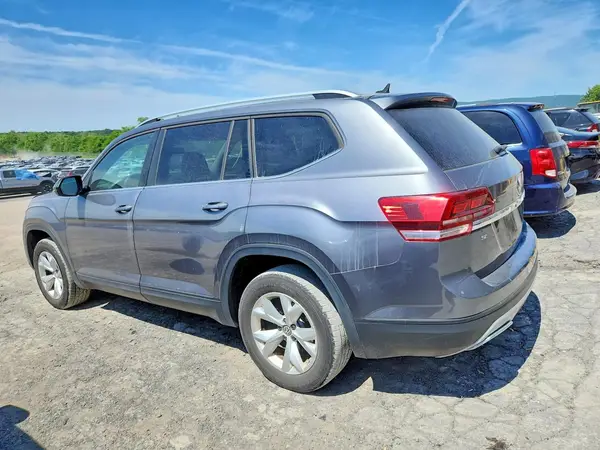 1V2CR2CA0JC565995 2018 VOLKSWAGEN ATLAS - Image 2