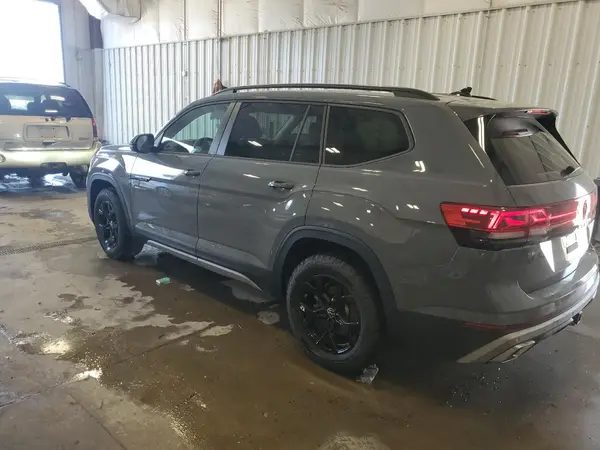 1V2CR2CA0SC504082 2025 VOLKSWAGEN ATLAS - Image 2