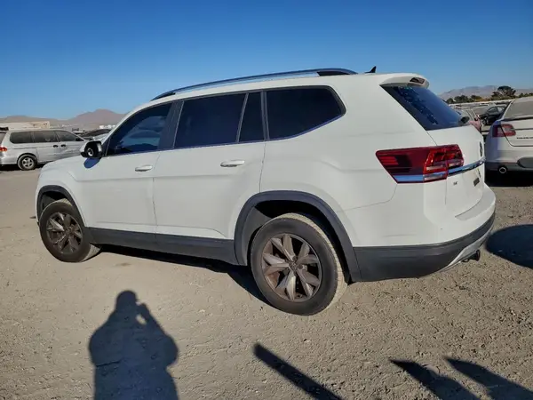 1V2CR2CA1JC520838 2018 VOLKSWAGEN ATLAS - Image 2