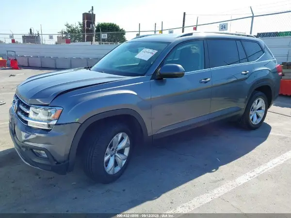 1V2CR2CA1JC559560 2018 VOLKSWAGEN ATLAS - Image 2