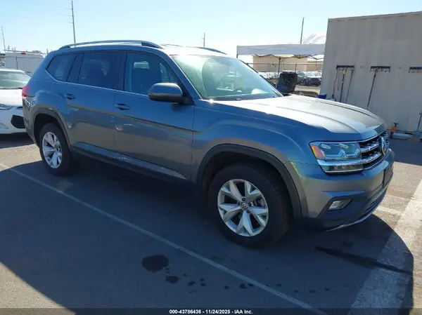 1V2CR2CA1JC564662 2018 VOLKSWAGEN ATLAS - Image 1