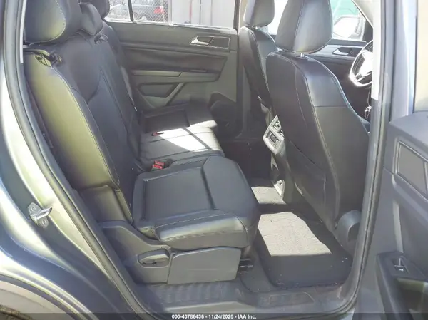 1V2CR2CA1JC564662 2018 VOLKSWAGEN ATLAS - Image 8