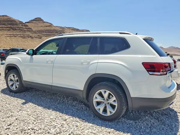 1V2CR2CA1JC564984 2018 VOLKSWAGEN ATLAS - Image 2