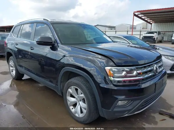 1V2CR2CA1JC567156 2018 VOLKSWAGEN ATLAS - Image 1