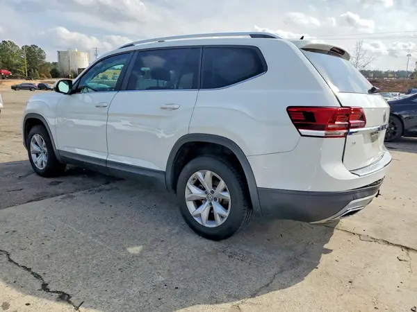 1V2CR2CA1JC585236 2018 VOLKSWAGEN ATLAS - Image 2