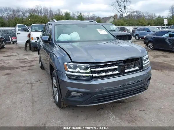 1V2CR2CA2JC505345 2018 VOLKSWAGEN ATLAS - Image 1