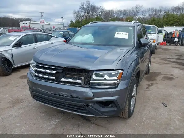 1V2CR2CA2JC505345 2018 VOLKSWAGEN ATLAS - Image 2