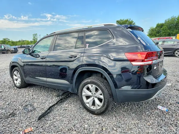 1V2CR2CA2JC509069 2018 VOLKSWAGEN ATLAS - Image 2