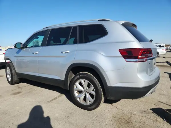 1V2CR2CA2JC525403 2018 VOLKSWAGEN ATLAS - Image 2