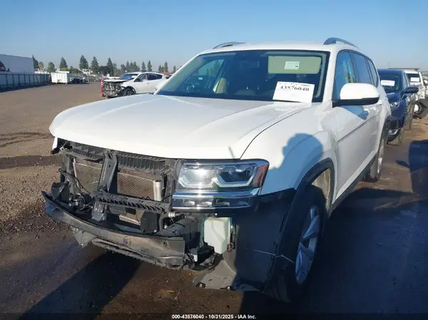 1V2CR2CA2JC534117 2018 VOLKSWAGEN ATLAS - Image 2