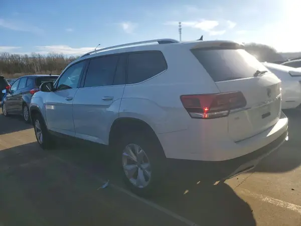 1V2CR2CA2JC546252 2018 VOLKSWAGEN ATLAS - Image 2