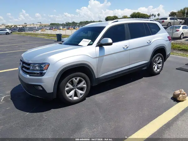 1V2CR2CA2JC560734 2018 VOLKSWAGEN ATLAS - Image 2