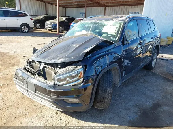 1V2CR2CA2JC565478 2018 VOLKSWAGEN ATLAS - Image 2