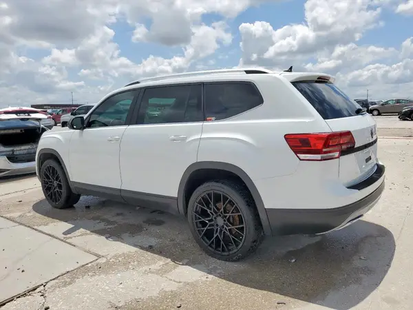 1V2CR2CA2JC569353 2018 VOLKSWAGEN ATLAS - Image 2