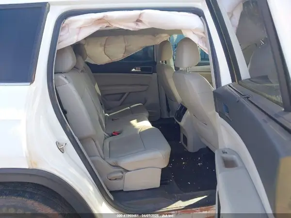 1V2CR2CA2JC579073 2018 VOLKSWAGEN ATLAS - Image 8