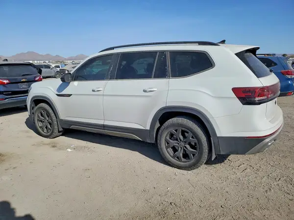 1V2CR2CA2RC565508 2024 VOLKSWAGEN ATLAS - Image 2