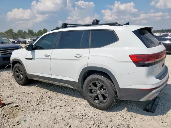1V2CR2CA2RC585919 2024 VOLKSWAGEN ATLAS - Image 2