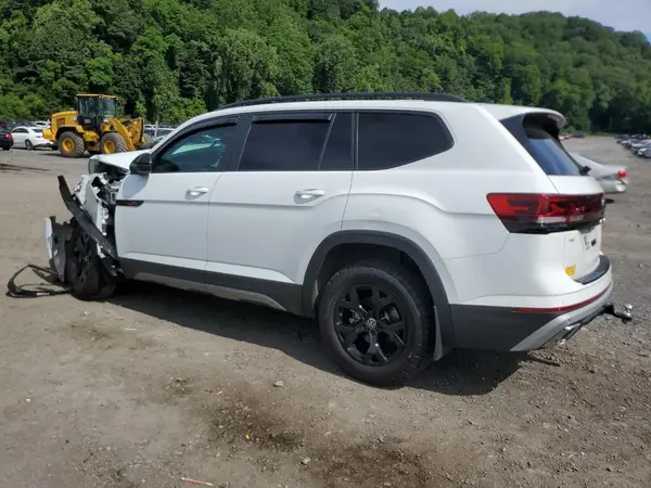 1V2CR2CA2RC589906 2024 VOLKSWAGEN ATLAS - Image 2