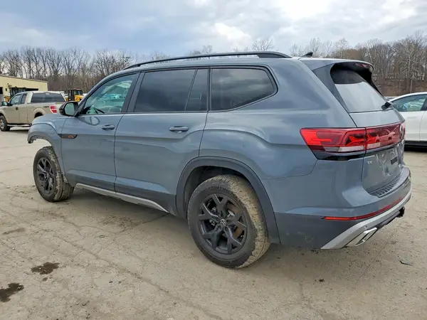 1V2CR2CA2RC614738 2024 VOLKSWAGEN ATLAS - Image 2